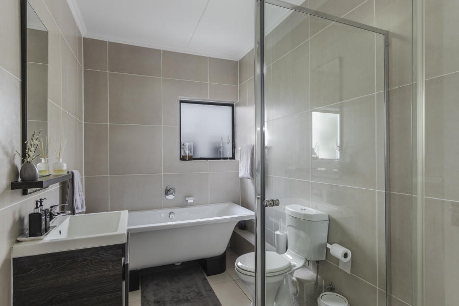 To Let 3 Bedroom Property for Rent in De Velde Western Cape